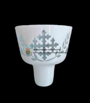 Pahar din sticlă, gravat manual cu model floral și cruce patriarhală N1 alb 322827